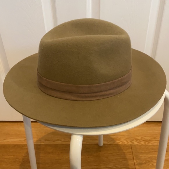 Villete Trimmed Rancher - Picture 9 of 11